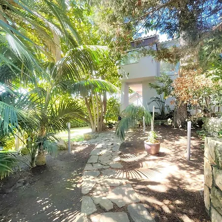 Luxurious La Paz: Beach, Port Aventura Golf