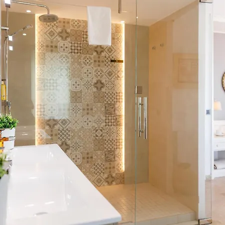 Luxurious La Paz: Beach, Port Aventura Golf Salou