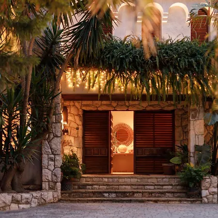 Luxurious La Paz: Beach, Port Aventura Golf