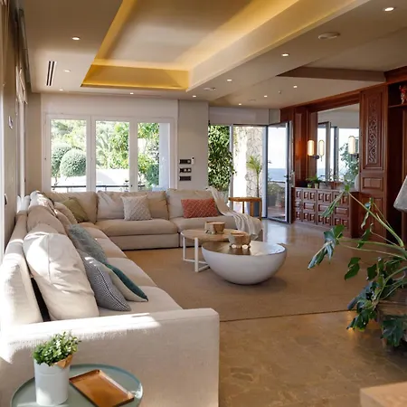 Luxurious La Paz: Beach, Port Aventura Golf Villa Salou
