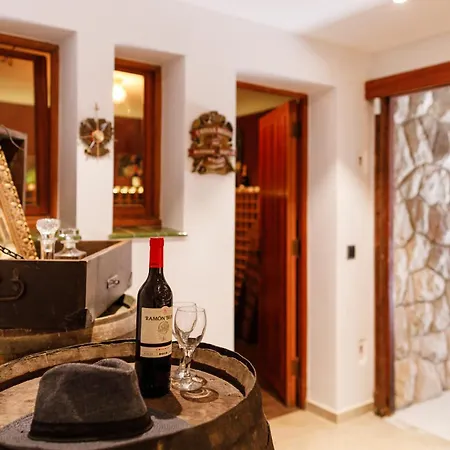 Luxurious La Paz: Beach, Port Aventura Golf *