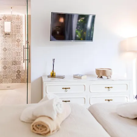 Luxurious La Paz: Beach, Port Aventura Golf