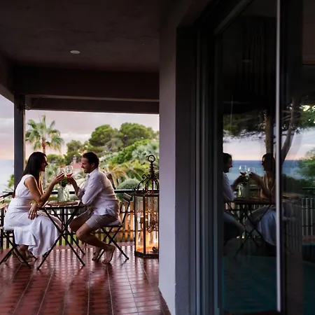 Luxurious La Paz: Beach, Port Aventura Golf Salou